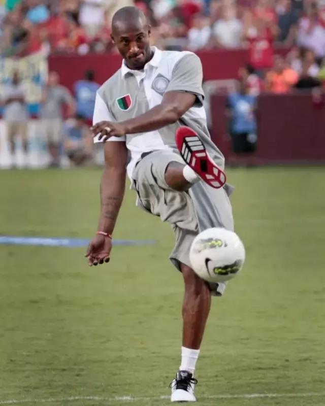 英媒：尽管库尼亚遭遇头部受伤，但曼联相信他能出战埃弗顿