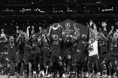 西海岸投资人：祝邵佳一在国足好运，希望广大球迷多多包容他