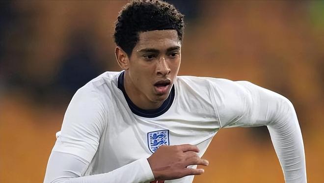 TA：随着主席选举临近，巴萨的长期引援议题根本无法提上议程