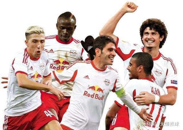 伊尔迪兹：我踢伪9号？大家可以拭目以待；斯帅没给我额外压力