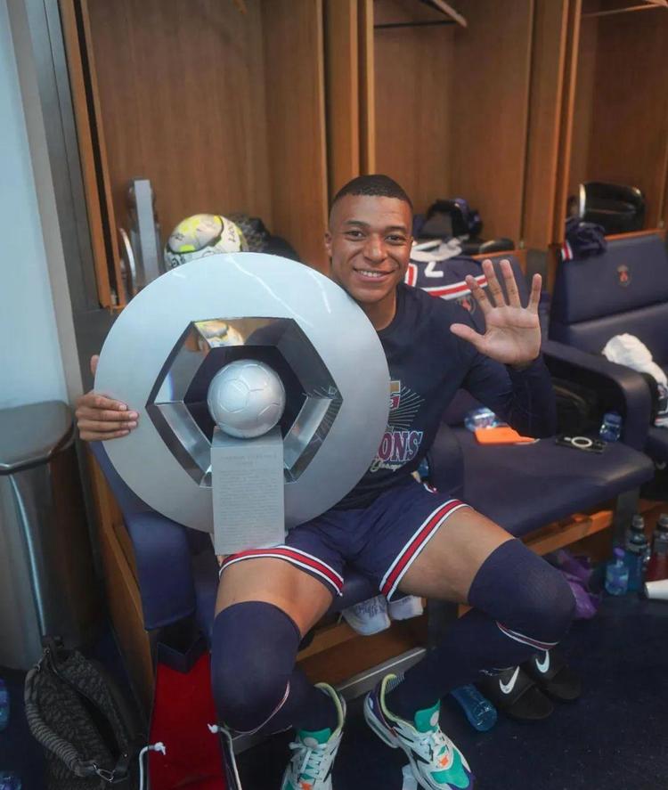 欧冠近11战打进12球，劳塔罗当选国米2-1凯拉特队内最佳球员