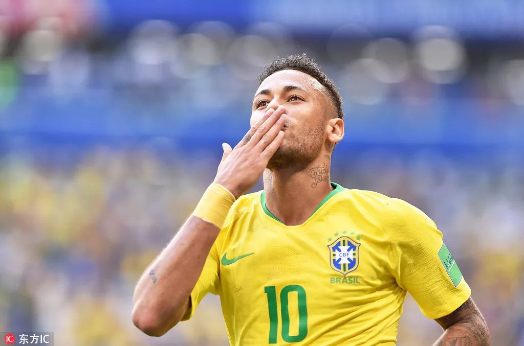 第四次，曼联错失进入欧冠区的机会。