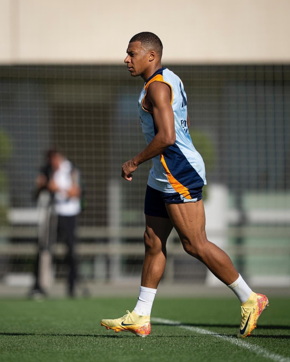 参观诺坎普，梅西：我回到了我怀念的地方，希望有一天能回来